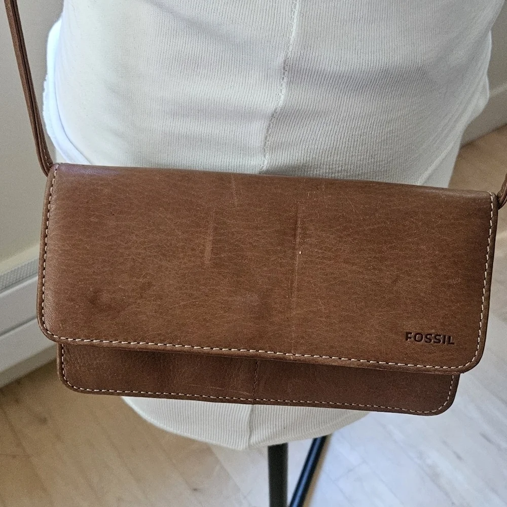 Fossil Genuine Brown Leather Womens Clutch Wallet Detachable Crossbody Bi Fold - Picture 2 of 6